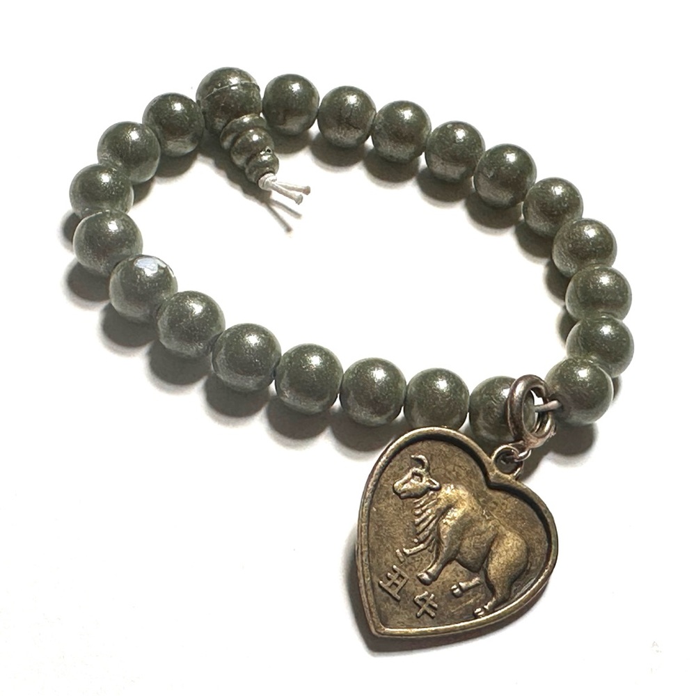 Chinese Horoscope Ox Oxen Sign Charm Stretch Bracelet Mala Round Green Beads
